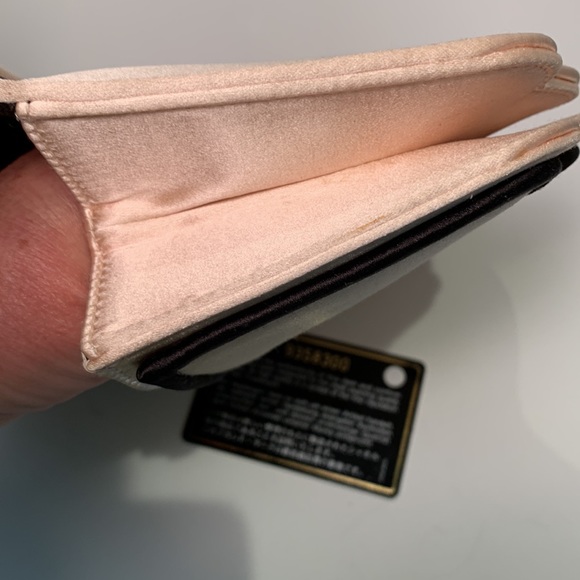 NWT RARE CHANEL 💕 Sakura Silk Ballerina Bag Pink Clutch Black Bow 🎀 Satin - Picture 11 of 16